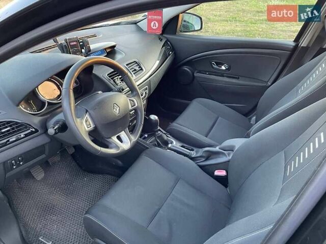Рено Меган, объемом двигателя 1.5 л и пробегом 242 тыс. км за 7700 $, фото 6 на Automoto.ua