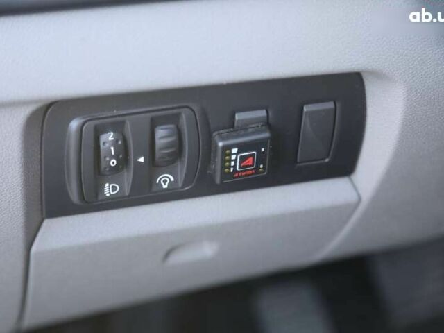 Рено Меган, объемом двигателя 0 л и пробегом 211 тыс. км за 8000 $, фото 18 на Automoto.ua