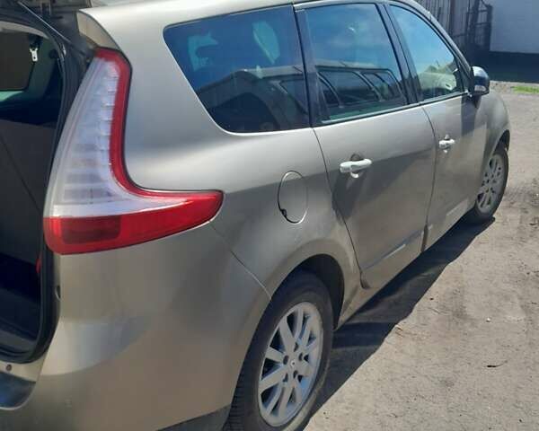 Рено Меган, объемом двигателя 1.46 л и пробегом 250 тыс. км за 7500 $, фото 8 на Automoto.ua