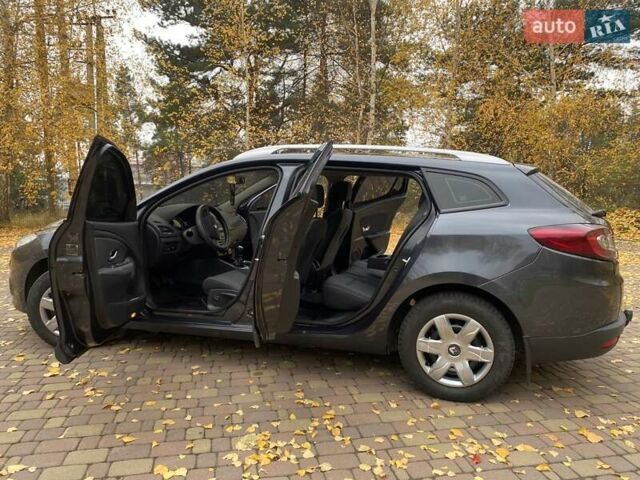 Рено Меган, объемом двигателя 1.5 л и пробегом 216 тыс. км за 6700 $, фото 8 на Automoto.ua