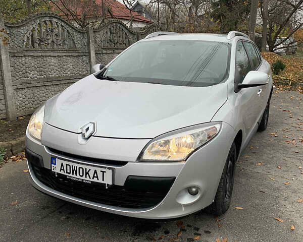 Рено Меган, объемом двигателя 1.5 л и пробегом 210 тыс. км за 7800 $, фото 3 на Automoto.ua