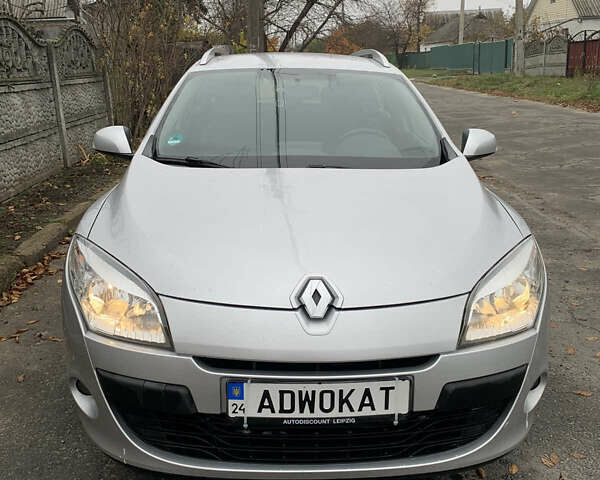 Рено Меган, объемом двигателя 1.5 л и пробегом 210 тыс. км за 7800 $, фото 2 на Automoto.ua