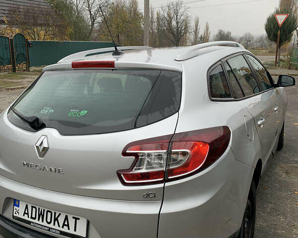 Рено Меган, объемом двигателя 1.5 л и пробегом 210 тыс. км за 7800 $, фото 13 на Automoto.ua