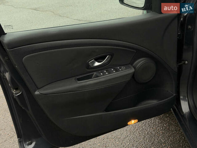 Рено Меган, объемом двигателя 1.6 л и пробегом 192 тыс. км за 7900 $, фото 62 на Automoto.ua