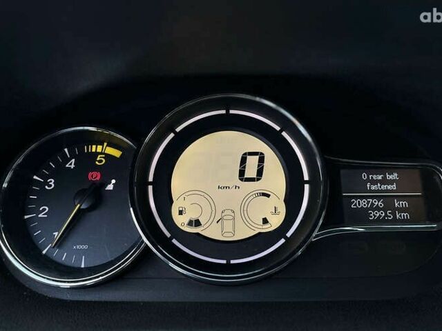 Рено Меган, объемом двигателя 1.5 л и пробегом 208 тыс. км за 7800 $, фото 10 на Automoto.ua