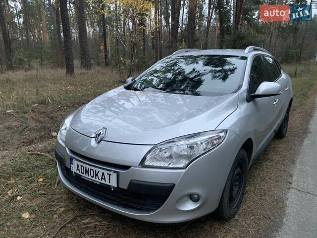 Рено Меган, объемом двигателя 1.5 л и пробегом 210 тыс. км за 7800 $, фото 9 на Automoto.ua