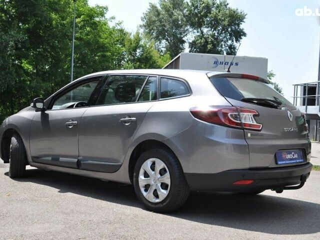 Рено Меган, объемом двигателя 1.6 л и пробегом 247 тыс. км за 8500 $, фото 10 на Automoto.ua
