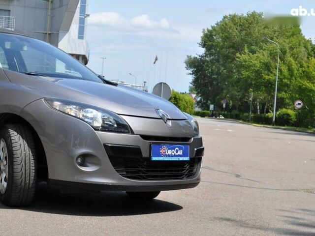 Рено Меган, объемом двигателя 1.6 л и пробегом 247 тыс. км за 8500 $, фото 4 на Automoto.ua