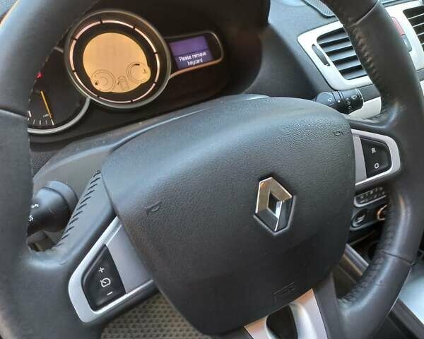 Рено Меган, объемом двигателя 1.46 л и пробегом 245 тыс. км за 7500 $, фото 11 на Automoto.ua