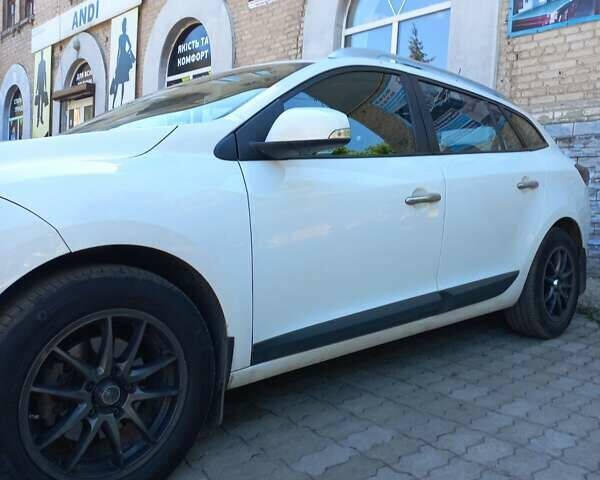 Рено Меган, объемом двигателя 1.46 л и пробегом 245 тыс. км за 7500 $, фото 4 на Automoto.ua