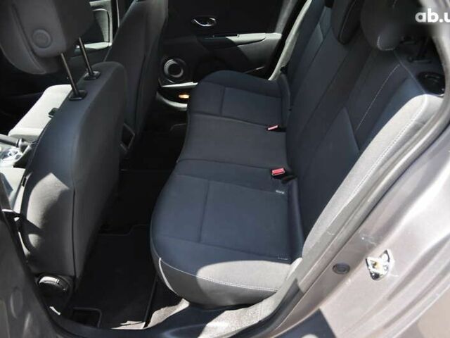 Рено Меган, объемом двигателя 1.6 л и пробегом 247 тыс. км за 8500 $, фото 24 на Automoto.ua
