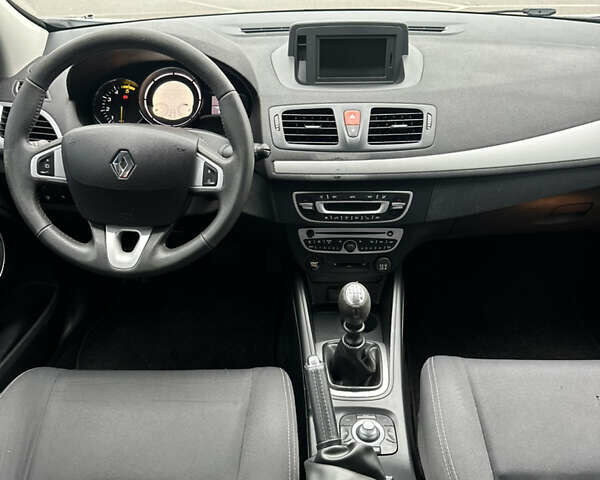 Рено Меган, объемом двигателя 1.46 л и пробегом 197 тыс. км за 8200 $, фото 5 на Automoto.ua