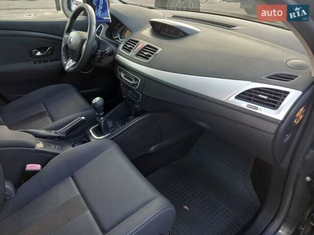 Рено Меган, объемом двигателя 1.6 л и пробегом 216 тыс. км за 7300 $, фото 6 на Automoto.ua