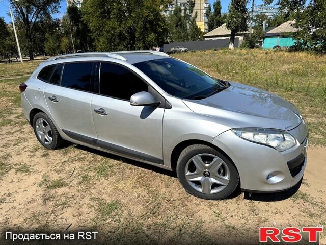 Рено Меган 2011 в Днепре (Днепропетровске) на Automoto.ua Рено Меган, объемом двигателя 1.5 л и пробегом 338 тыс. км за 6900 $, фото 2 на Automoto.ua