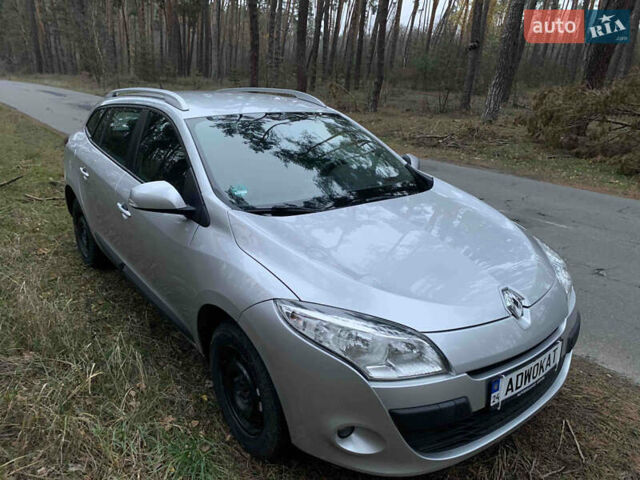 Рено Меган, объемом двигателя 1.5 л и пробегом 210 тыс. км за 7800 $, фото 7 на Automoto.ua