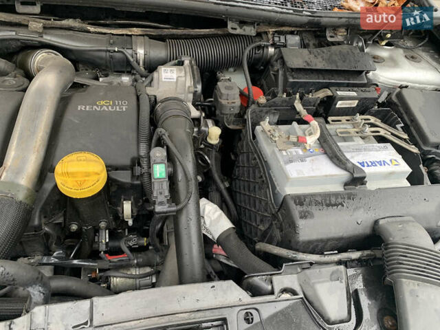 Рено Меган, объемом двигателя 1.5 л и пробегом 210 тыс. км за 7800 $, фото 19 на Automoto.ua