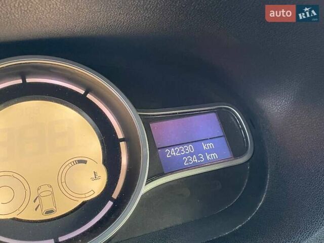 Рено Меган, объемом двигателя 1.5 л и пробегом 242 тыс. км за 7700 $, фото 7 на Automoto.ua