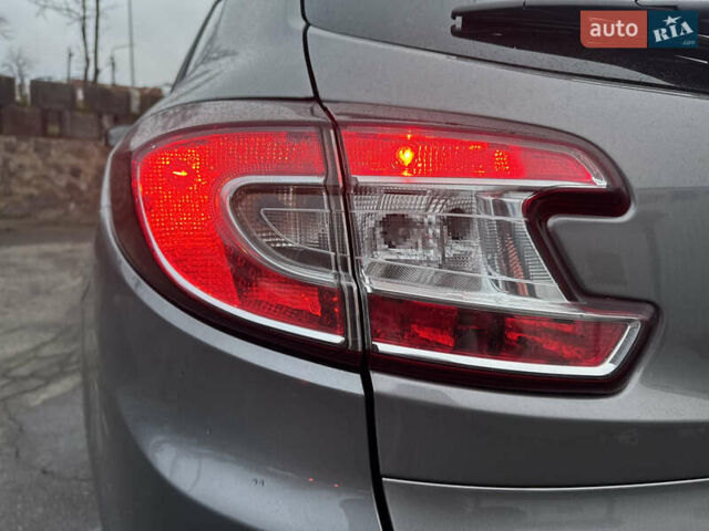 Рено Меган, объемом двигателя 1.5 л и пробегом 220 тыс. км за 9800 $, фото 13 на Automoto.ua