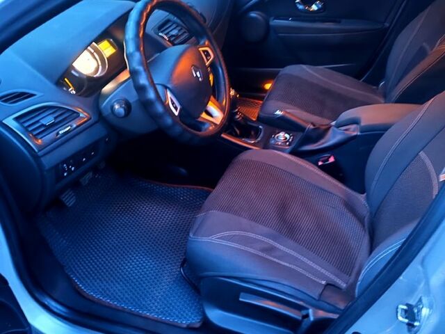 Рено Меган, объемом двигателя 1.5 л и пробегом 295 тыс. км за 6999 $, фото 2 на Automoto.ua