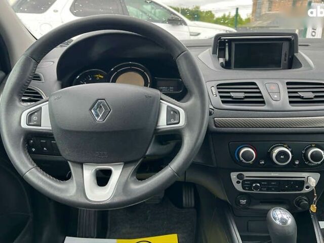 Рено Меган, объемом двигателя 1.5 л и пробегом 245 тыс. км за 7700 $, фото 17 на Automoto.ua