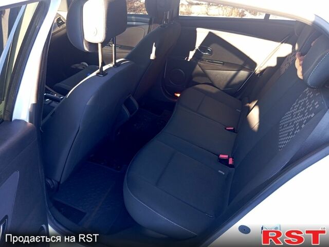 Рено Меган, объемом двигателя 15 л и пробегом 226 тыс. км за 8200 $, фото 4 на Automoto.ua