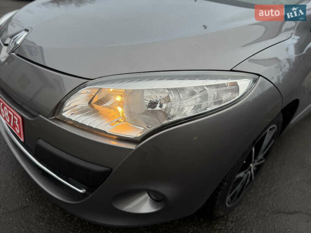 Рено Меган, объемом двигателя 1.5 л и пробегом 220 тыс. км за 9800 $, фото 5 на Automoto.ua