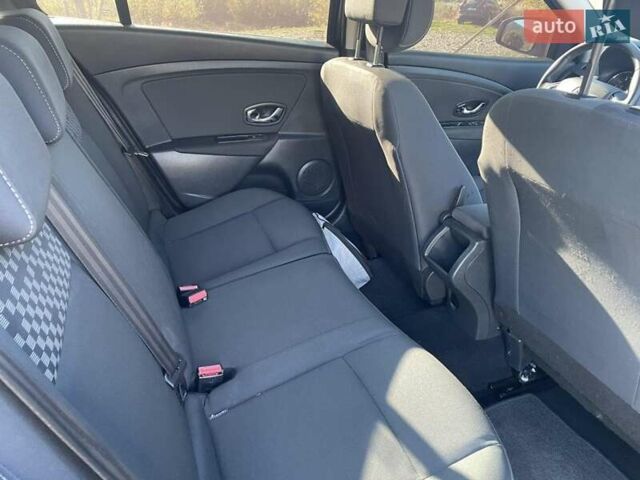 Рено Меган, объемом двигателя 1.5 л и пробегом 280 тыс. км за 6750 $, фото 3 на Automoto.ua