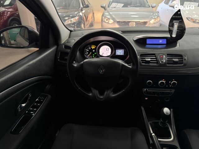 Рено Меган, объемом двигателя 0 л и пробегом 209 тыс. км за 7400 $, фото 8 на Automoto.ua