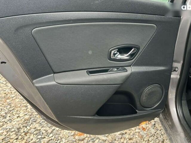 Рено Меган, объемом двигателя 1.5 л и пробегом 245 тыс. км за 7700 $, фото 16 на Automoto.ua