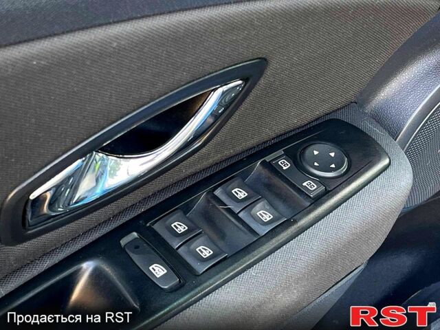 Рено Меган, объемом двигателя 1.5 л и пробегом 301 тыс. км за 9500 $, фото 4 на Automoto.ua