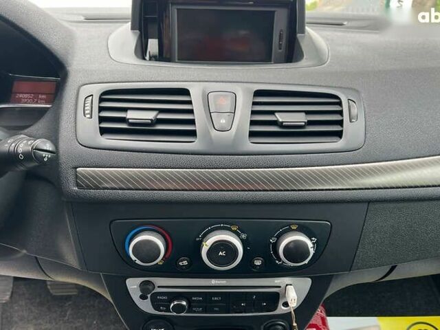 Рено Меган, объемом двигателя 1.5 л и пробегом 245 тыс. км за 7700 $, фото 13 на Automoto.ua