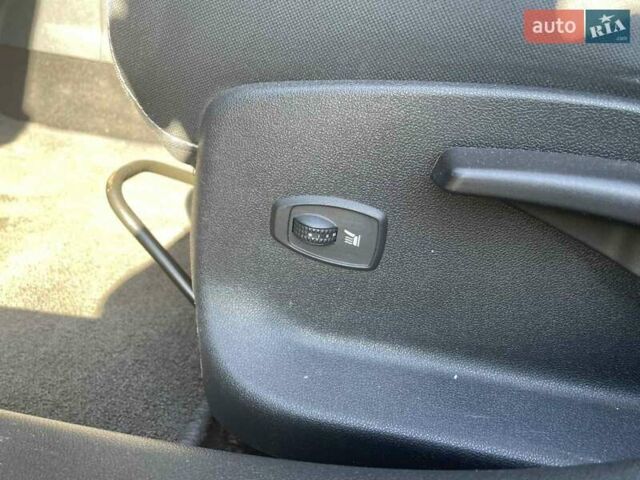 Рено Меган, объемом двигателя 1.5 л и пробегом 280 тыс. км за 6750 $, фото 11 на Automoto.ua