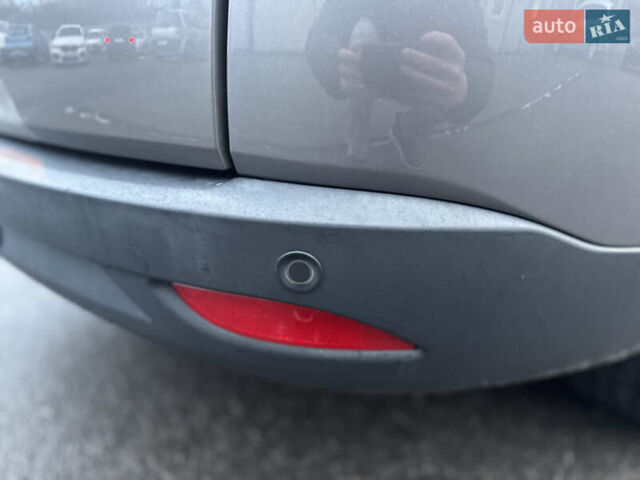 Рено Меган, объемом двигателя 1.5 л и пробегом 220 тыс. км за 9800 $, фото 23 на Automoto.ua