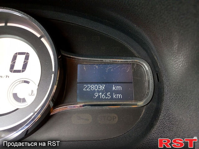 Рено Меган, объемом двигателя 1.5 л и пробегом 228 тыс. км за 8800 $, фото 4 на Automoto.ua