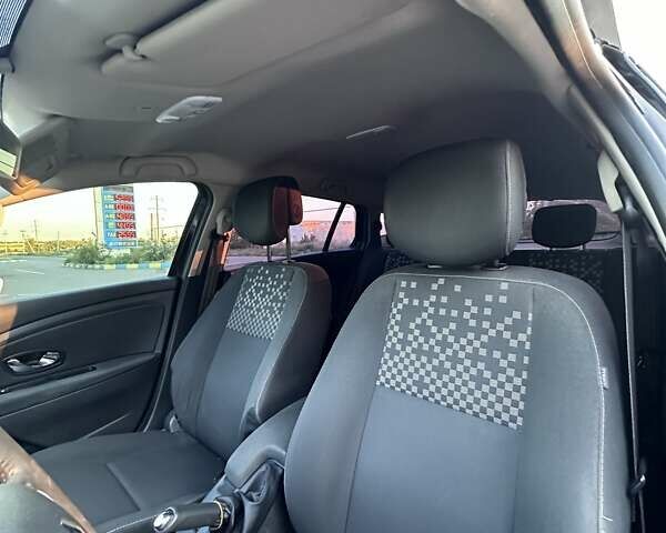 Рено Меган, объемом двигателя 1.46 л и пробегом 299 тыс. км за 7500 $, фото 3 на Automoto.ua