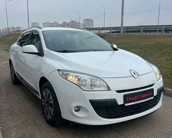 Рено Меган, объемом двигателя 1.5 л и пробегом 190 тыс. км за 8350 $, фото 13 на Automoto.ua