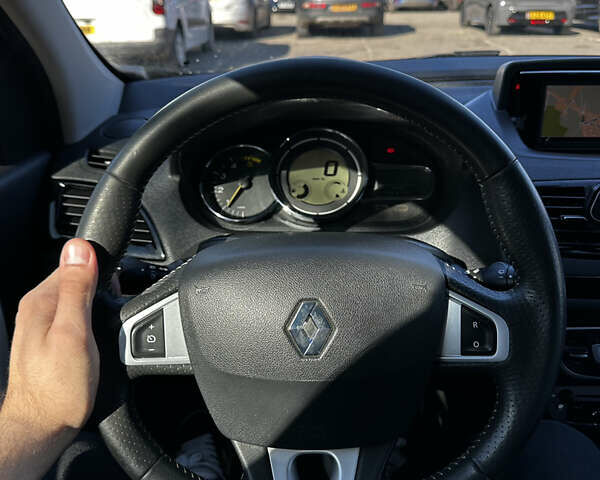 Рено Меган, объемом двигателя 1.46 л и пробегом 294 тыс. км за 8200 $, фото 23 на Automoto.ua