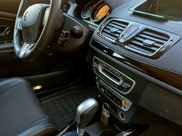 Рено Меган, объемом двигателя 1.5 л и пробегом 231 тыс. км за 6500 $, фото 7 на Automoto.ua