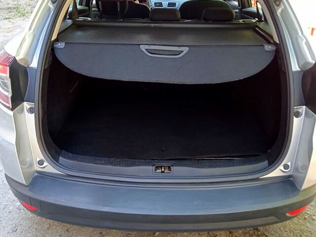 Рено Меган, объемом двигателя 1.5 л и пробегом 236 тыс. км за 7500 $, фото 2 на Automoto.ua