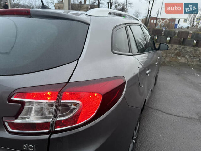 Рено Меган, объемом двигателя 1.5 л и пробегом 220 тыс. км за 9800 $, фото 15 на Automoto.ua