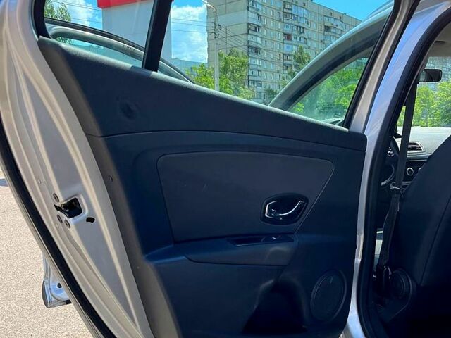 Рено Меган, объемом двигателя 1.5 л и пробегом 236 тыс. км за 8700 $, фото 9 на Automoto.ua