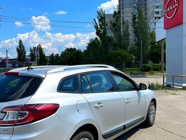 Рено Меган, объемом двигателя 1.5 л и пробегом 236 тыс. км за 8700 $, фото 1 на Automoto.ua