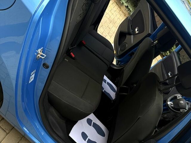 Рено Меган, объемом двигателя 1.5 л и пробегом 213 тыс. км за 8350 $, фото 6 на Automoto.ua