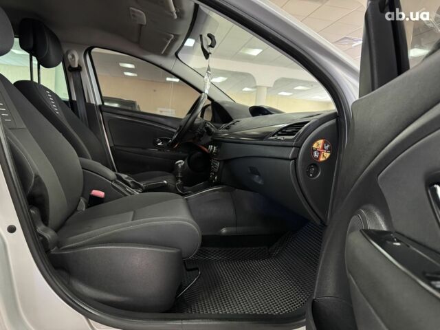 Рено Меган, объемом двигателя 0 л и пробегом 209 тыс. км за 7400 $, фото 12 на Automoto.ua