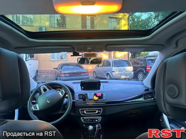 Рено Меган, объемом двигателя 1.5 л и пробегом 200 тыс. км за 7500 $, фото 3 на Automoto.ua