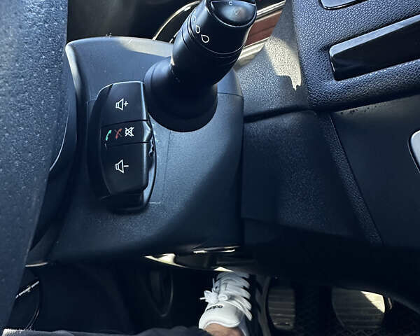 Рено Меган, объемом двигателя 1.46 л и пробегом 294 тыс. км за 8200 $, фото 19 на Automoto.ua