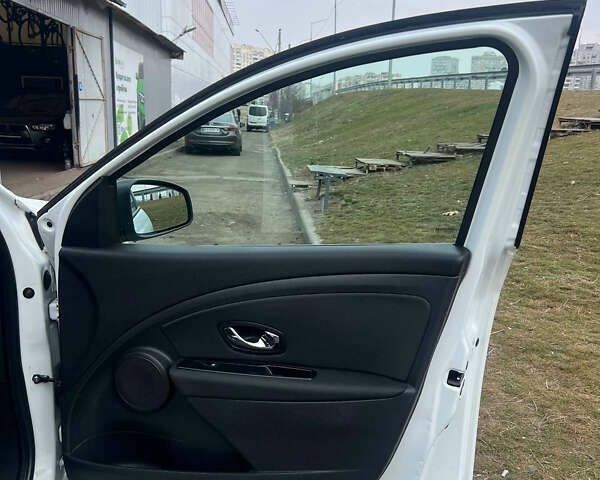 Рено Меган, объемом двигателя 1.5 л и пробегом 190 тыс. км за 8350 $, фото 21 на Automoto.ua