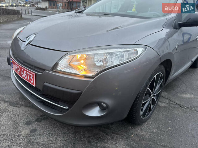 Рено Меган, объемом двигателя 1.5 л и пробегом 220 тыс. км за 9800 $, фото 19 на Automoto.ua