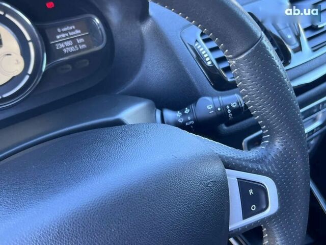 Рено Меган, объемом двигателя 1.5 л и пробегом 236 тыс. км за 8790 $, фото 19 на Automoto.ua