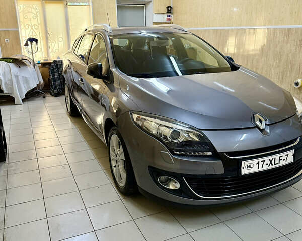 Рено Меган, объемом двигателя 0 л и пробегом 226 тыс. км за 9000 $, фото 3 на Automoto.ua